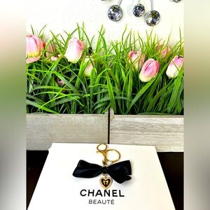 Boutique New Black Bow Bag charm key chain